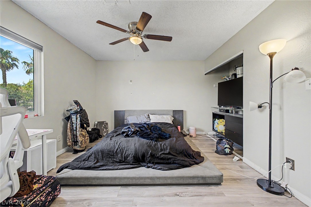 929 Willow Tree Drive D Property Photo 13