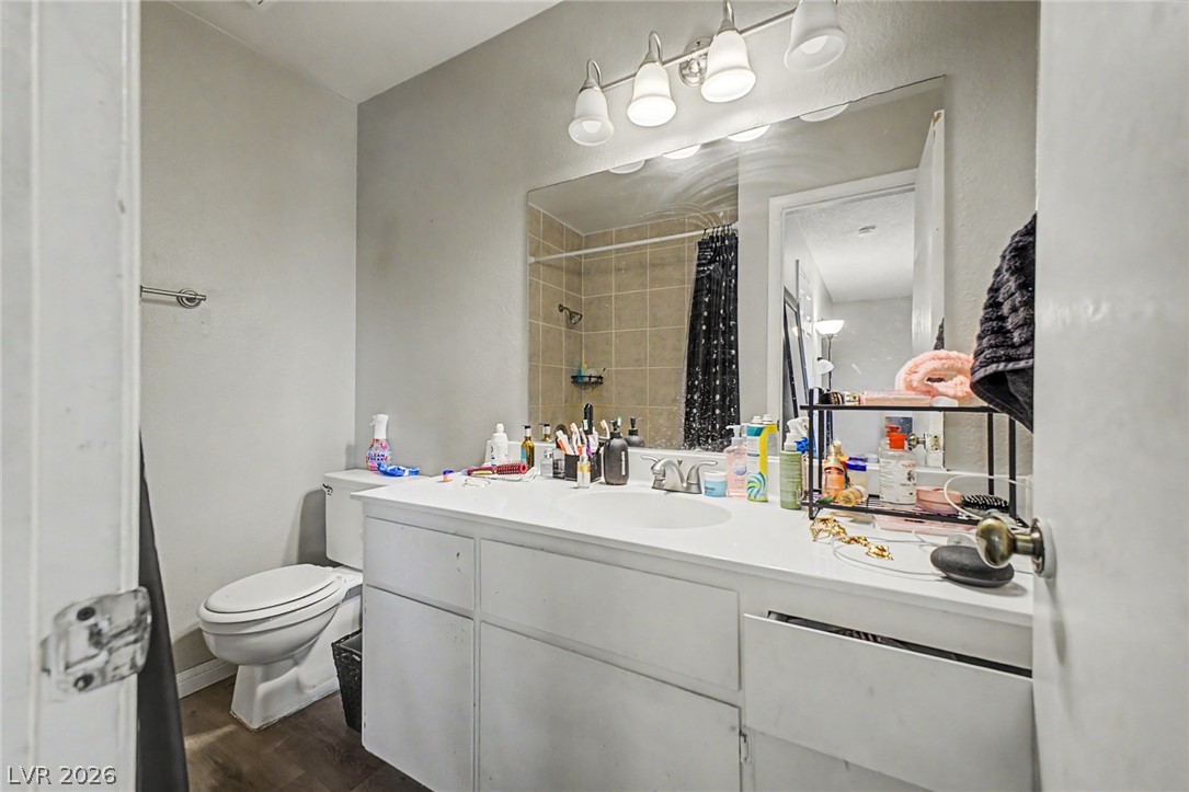 929 Willow Tree Drive D Property Photo 14