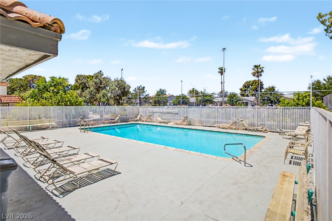 929 Willow Tree Drive D Property Photo 22