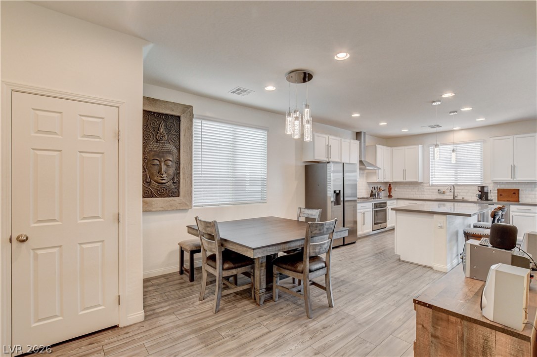 7450 Tinley Creek Avenue Property Photo 3