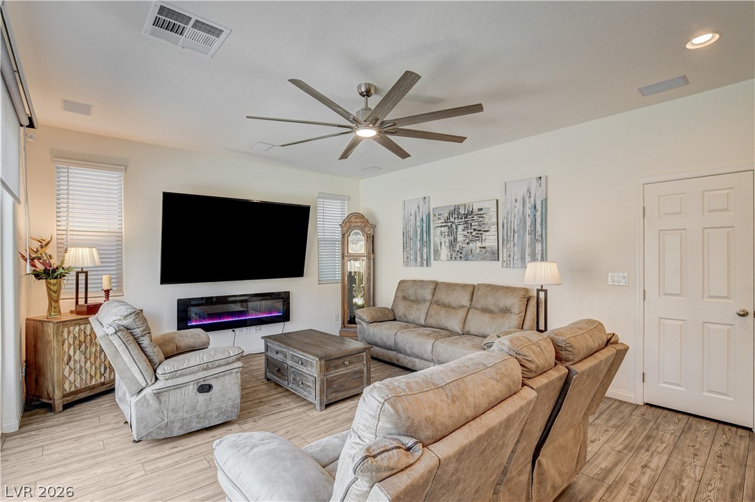 7450 Tinley Creek Avenue Property Photo 13