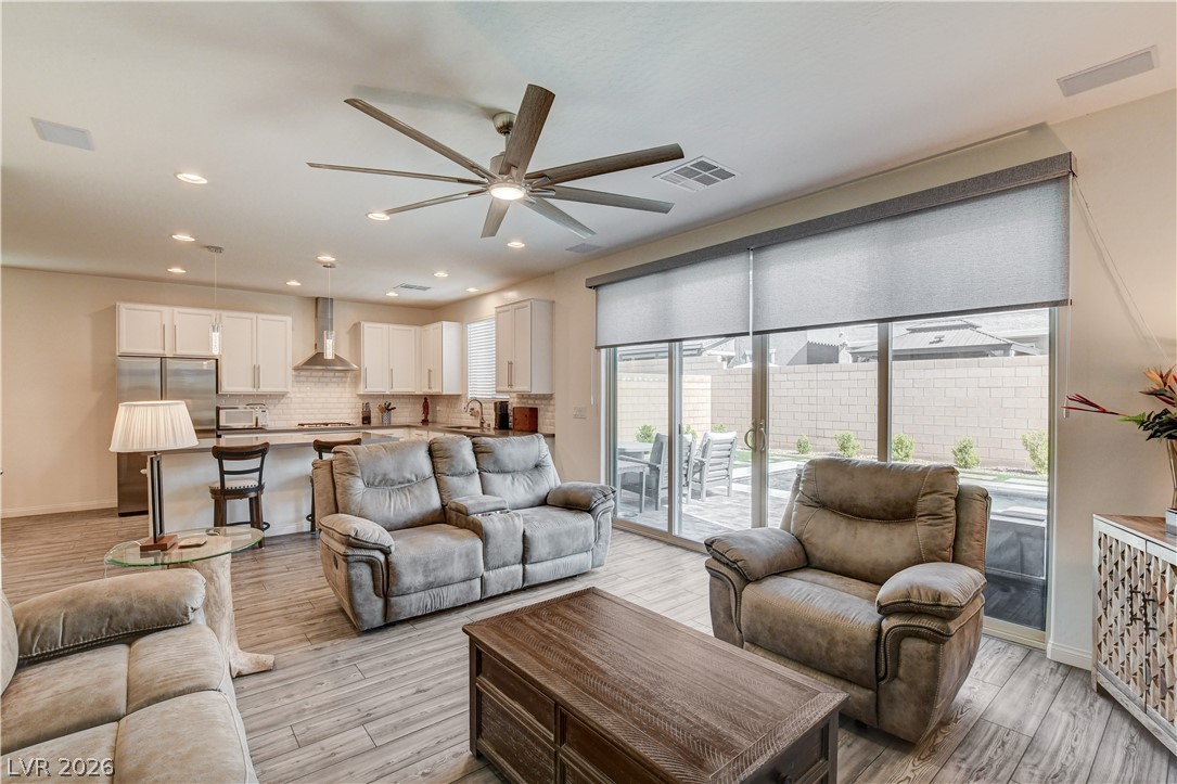 7450 Tinley Creek Avenue Property Photo 14