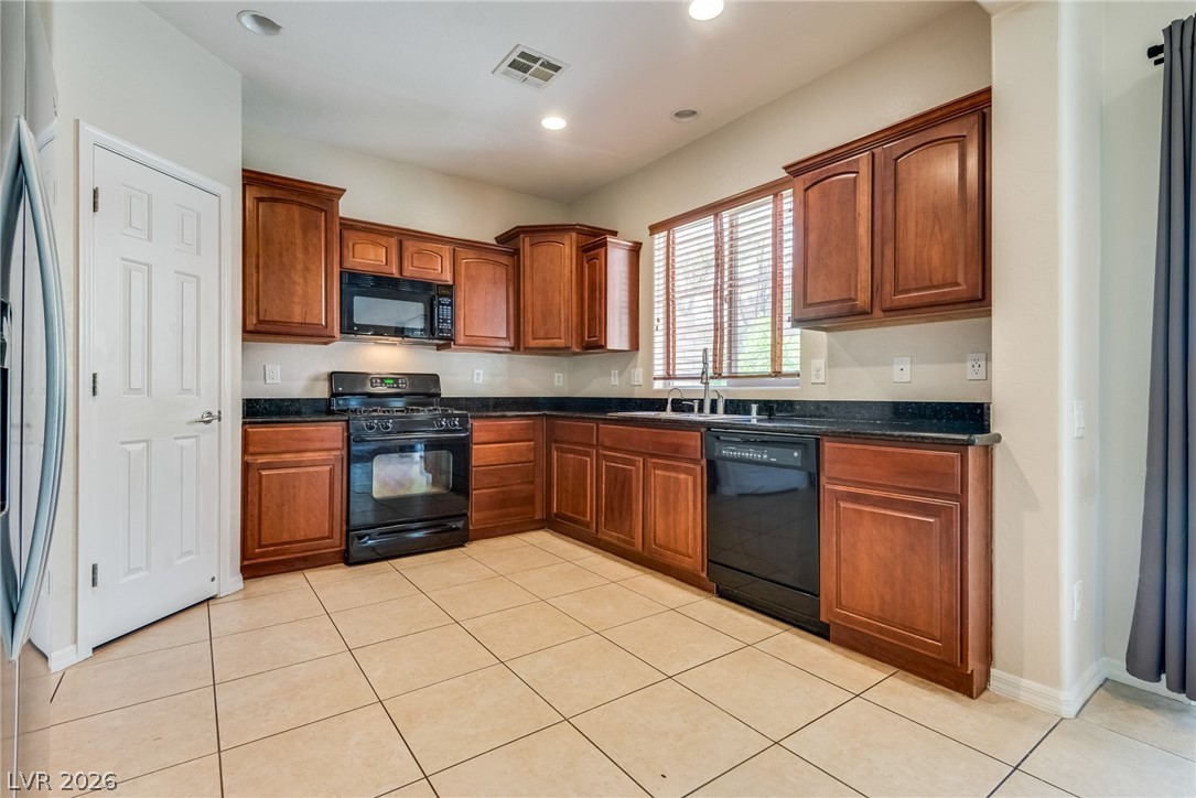 11824 Orense Drive Property Photo 8