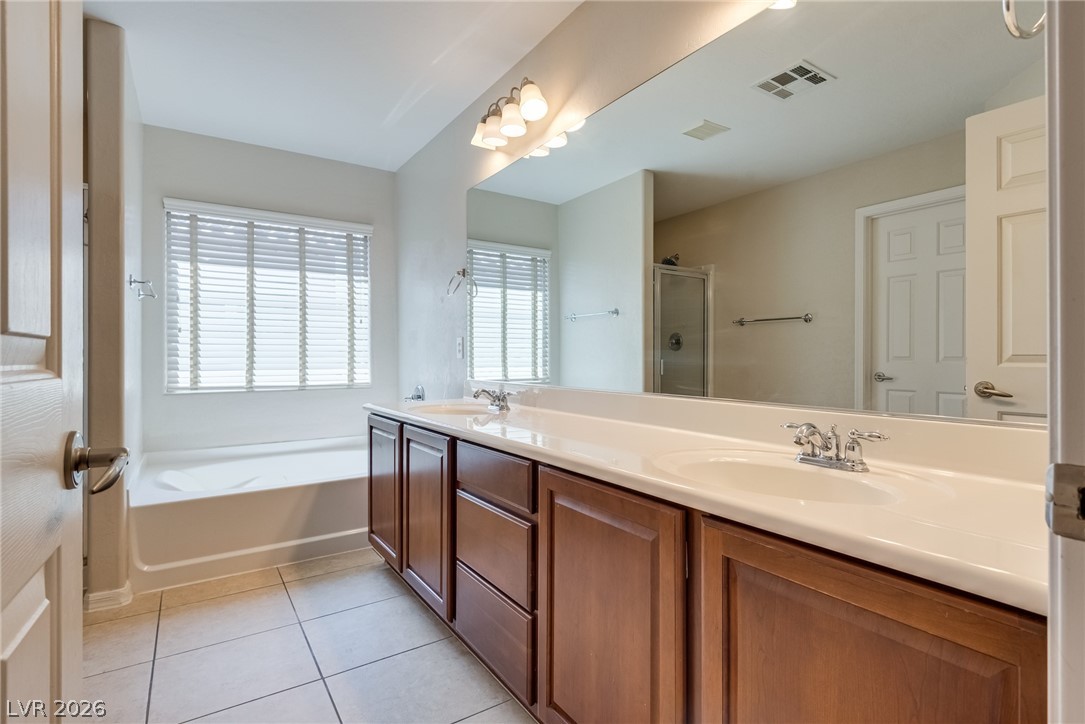 11824 Orense Drive Property Photo 14