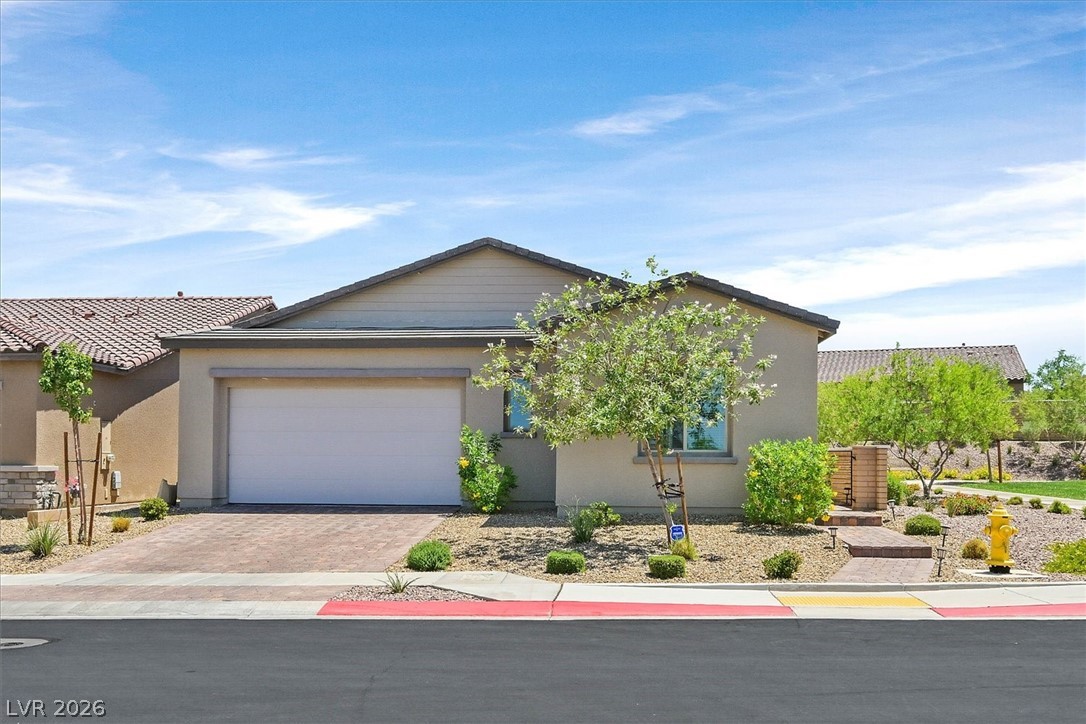 548 Comodo Street Property Photo 1