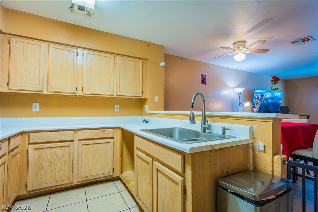 2124 Willowbury Drive B Property Photo 14