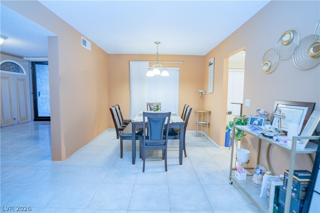 2451 Domingo Street Property Photo 6