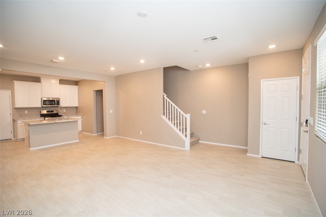 9 Alamere Falls Drive Property Photo 4