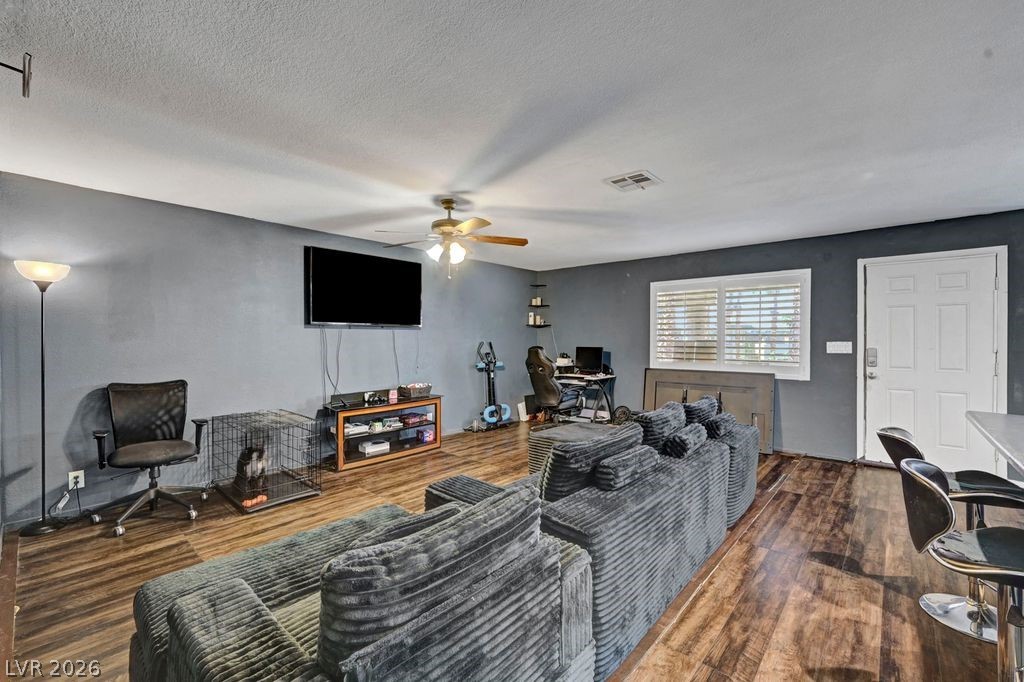 7600 Cromberg Avenue 201 Property Photo 5