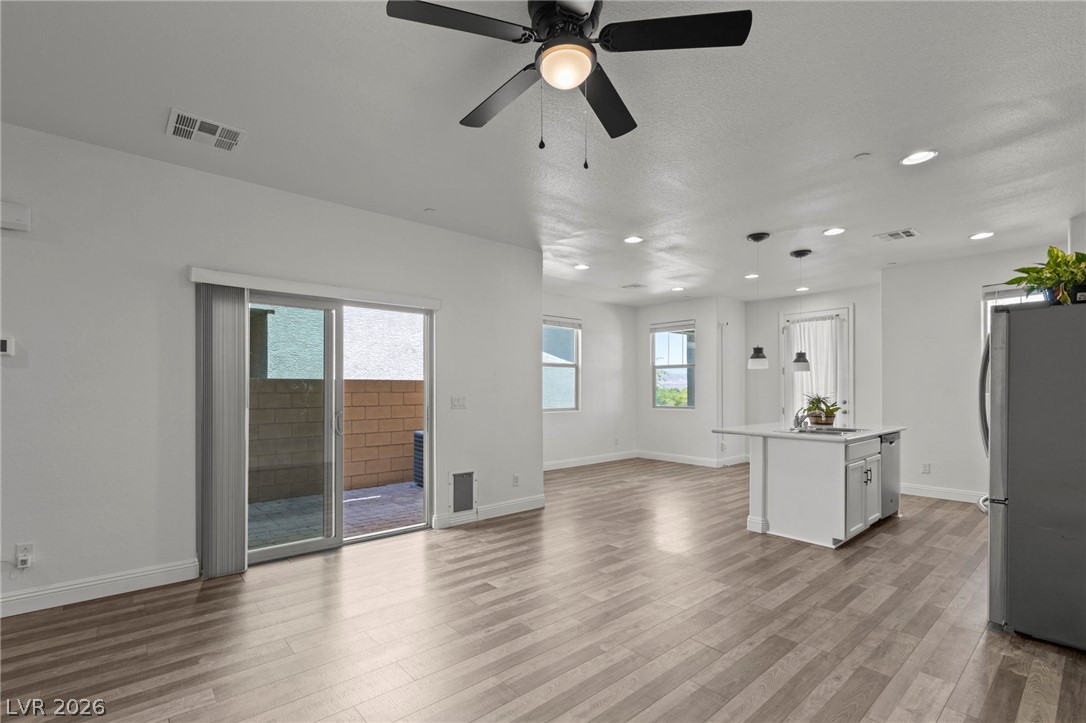 937 East Sunset Road Property Photo 3