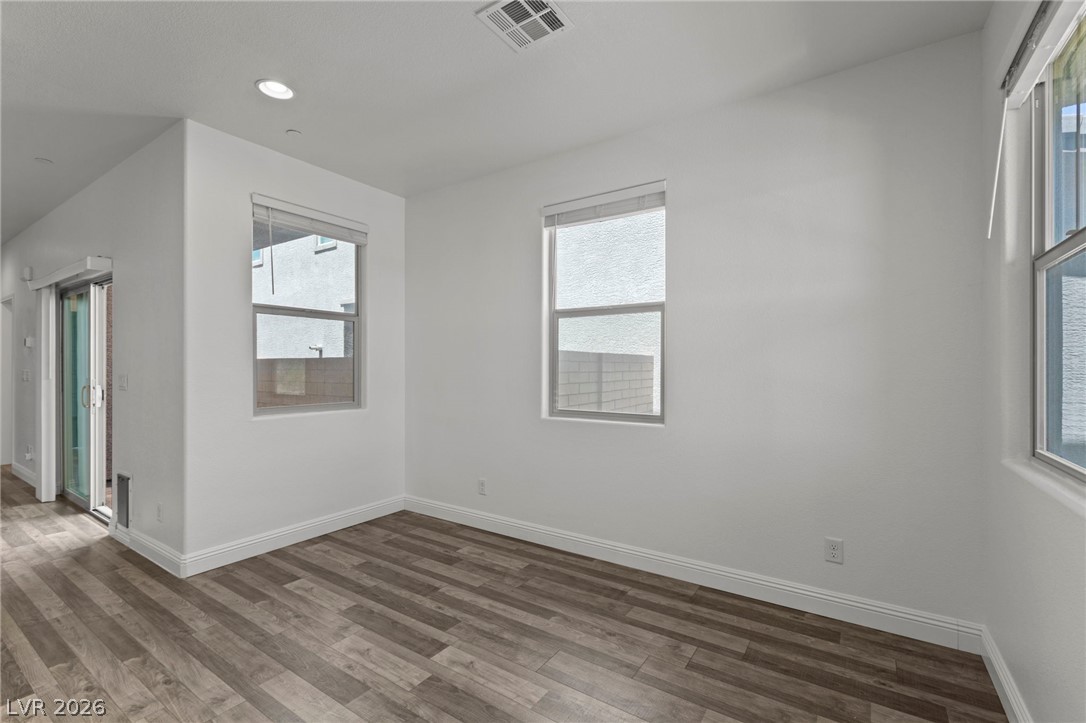 937 East Sunset Road Property Photo 12