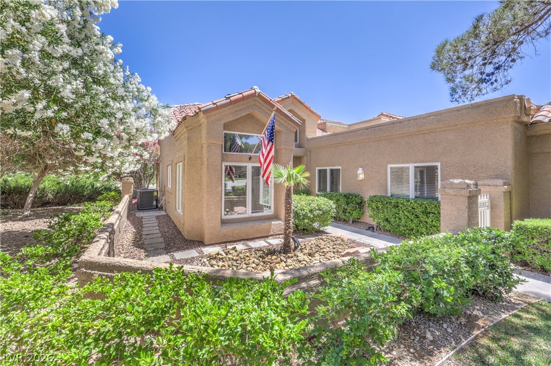 8211 Round Hills Circle Property Photo 3