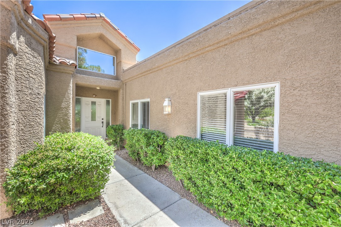 8211 Round Hills Circle Property Photo 4