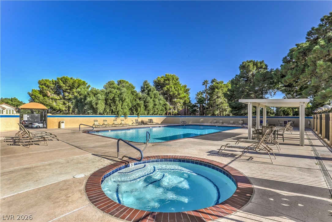 8211 Round Hills Circle Property Photo 49