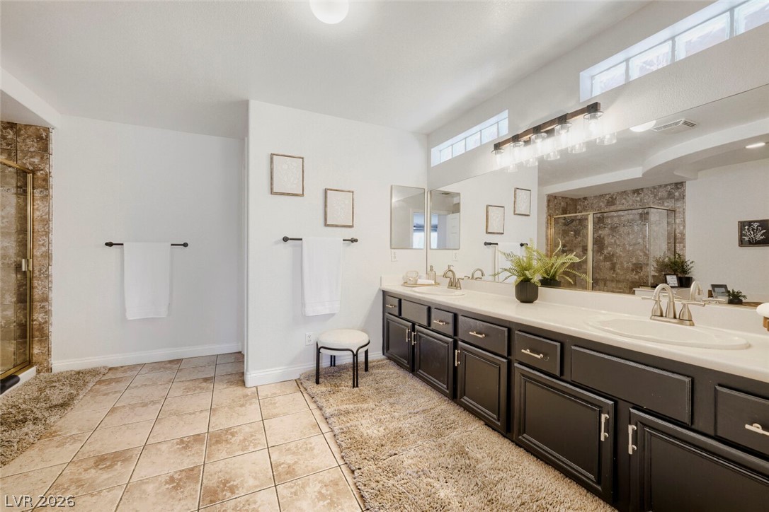8716 Castle Hill Avenue Property Photo 17