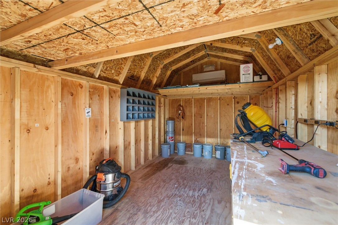 641 South Woodchips Road Property Photo 33