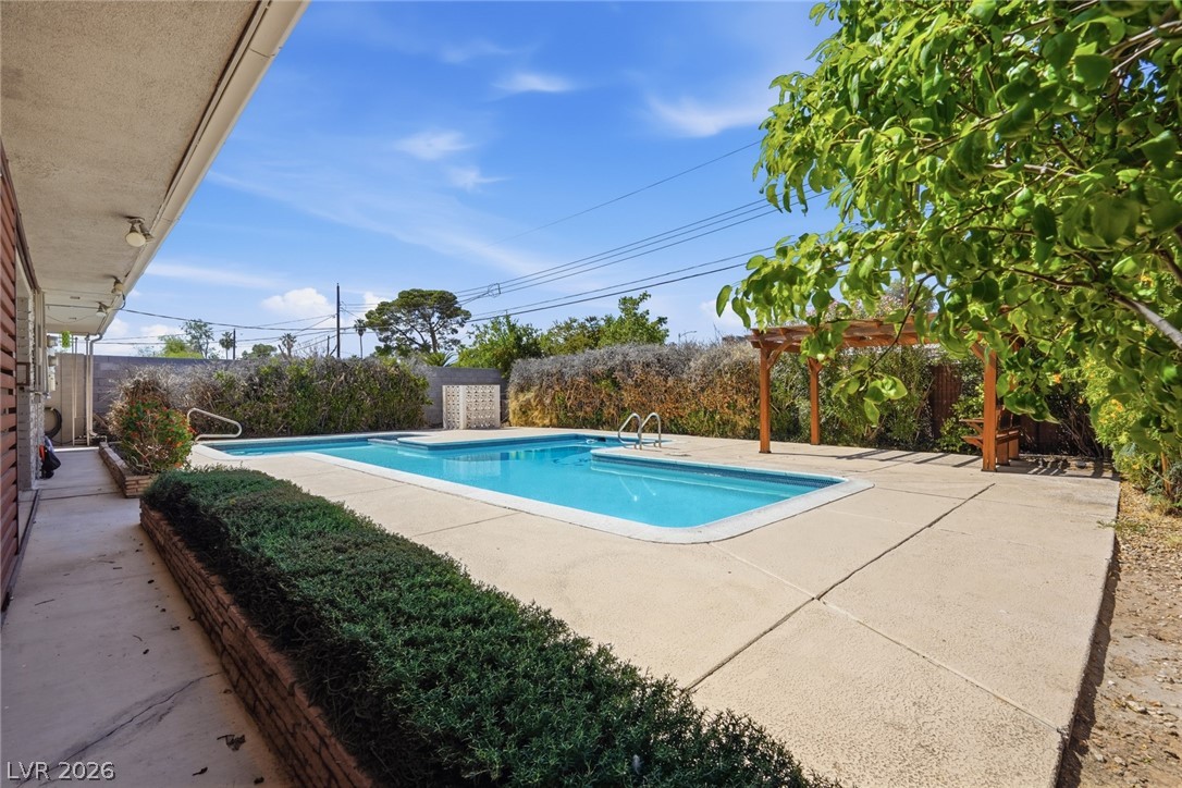 909 Canosa Avenue Property Photo 16