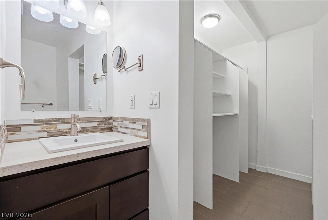 909 Canosa Avenue Property Photo 37