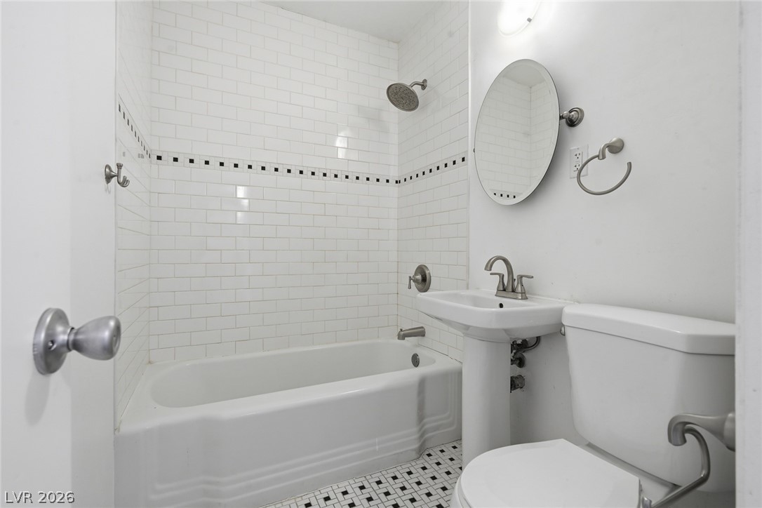 909 Canosa Avenue Property Photo 45