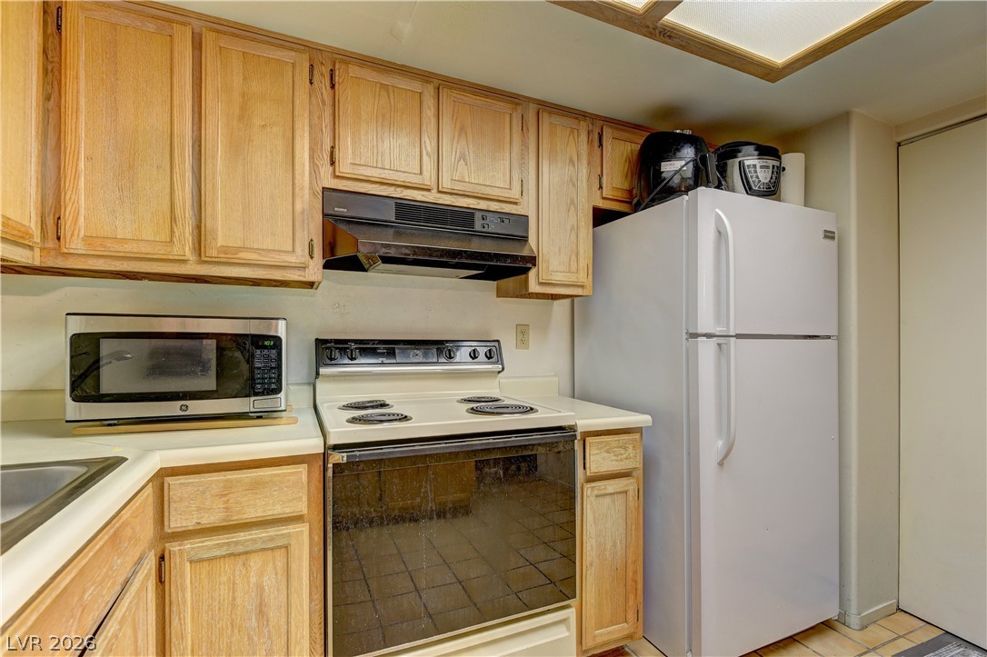 9070 Spring Mountain Road 113 Property Photo 10