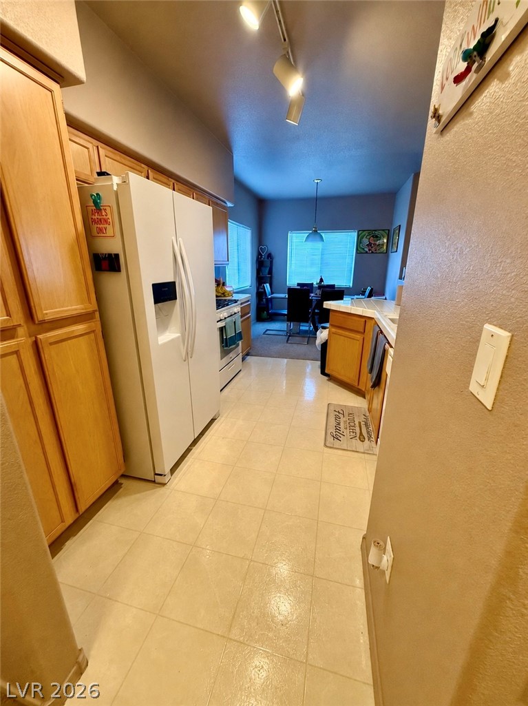 1050 East Cactus Avenue 1067 Property Photo 5