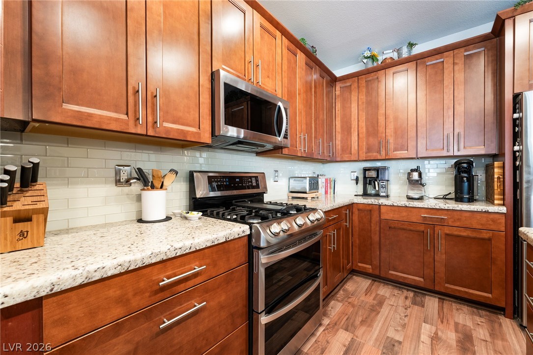 4916 Soaring Springs Avenue Property Photo 19