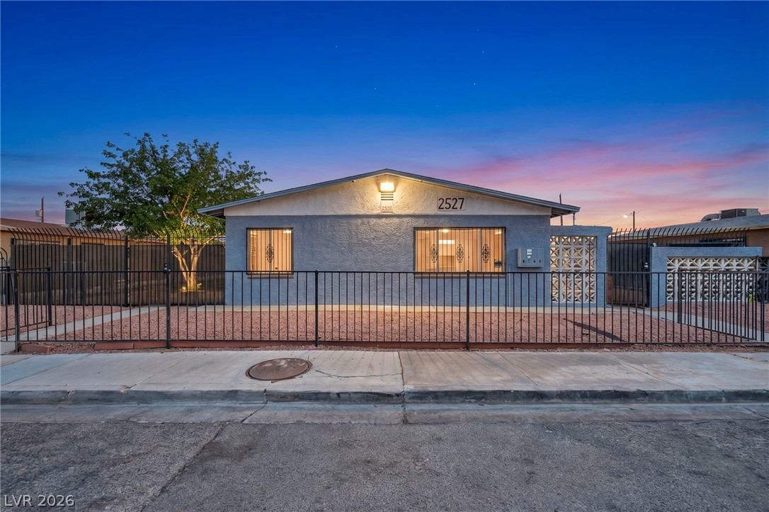 2527 Carroll Street Property Photo 1
