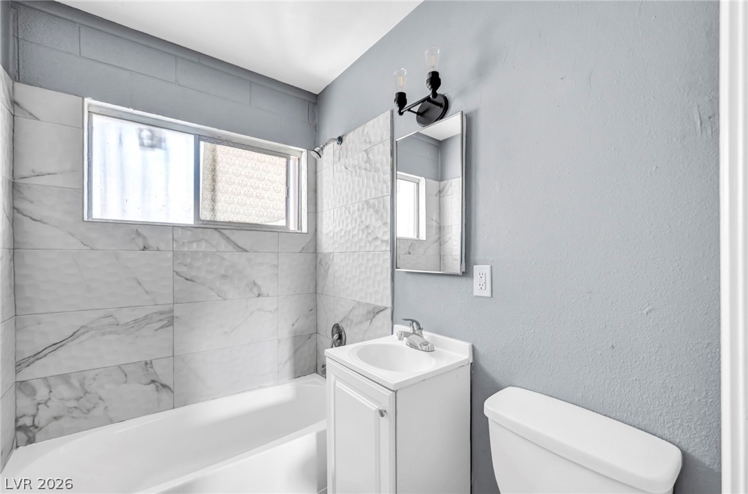 2527 Carroll Street Property Photo 16