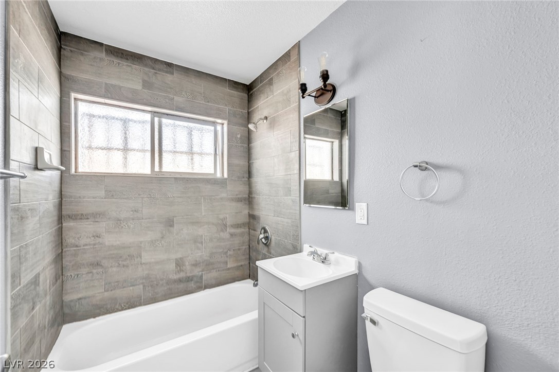 2527 Carroll Street Property Photo 29