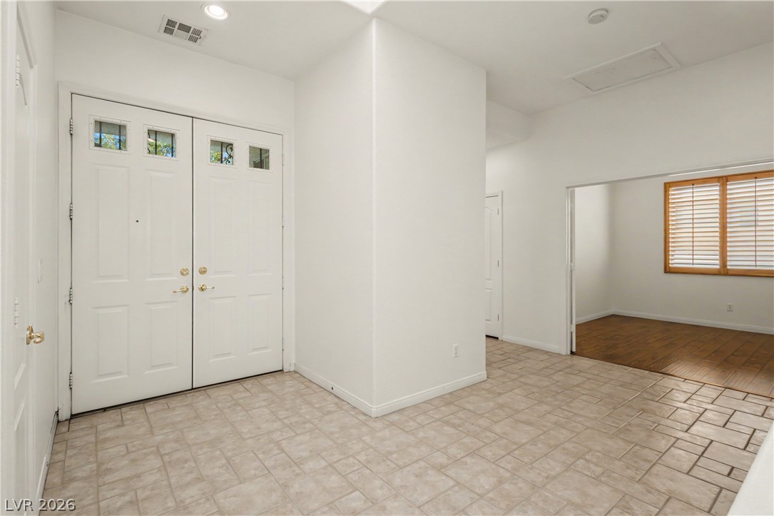 3009 Teal Beach Street Property Photo 8
