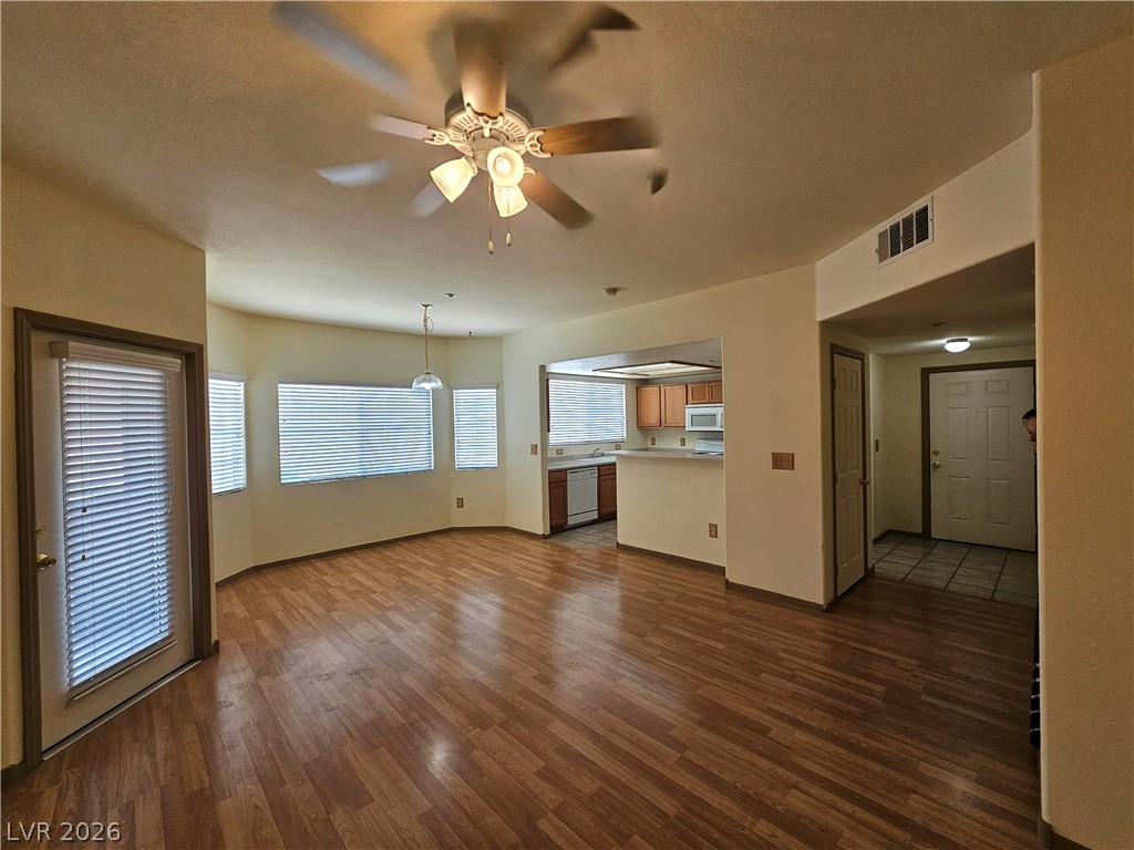 833 Aspen Peak Loop 112 Property Photo 3
