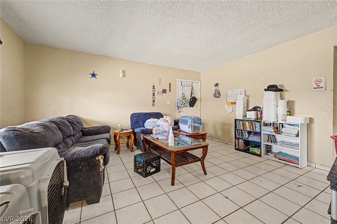 5015 Carmel Avenue Property Photo 2