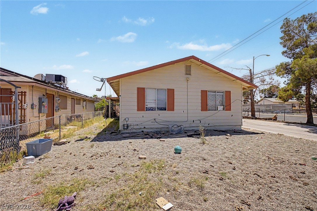 5015 Carmel Avenue Property Photo 14