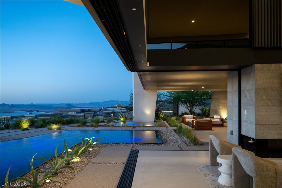 8 Chisel Crest Court Property Photo 11