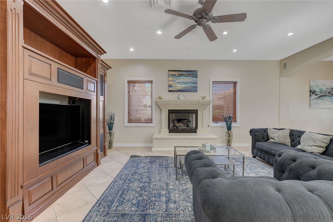 6180 El Camino Road Property Photo 10
