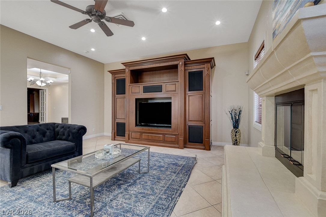 6180 El Camino Road Property Photo 12