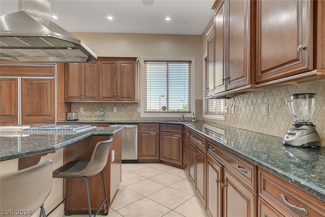6180 El Camino Road Property Photo 17