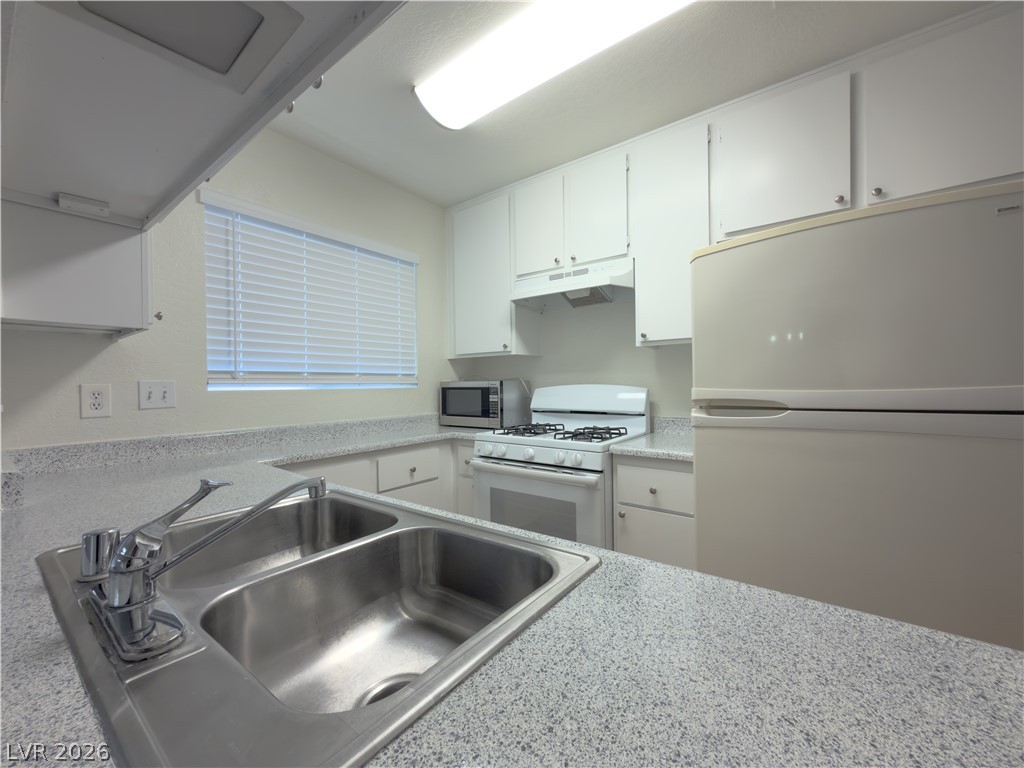 4540 Cedarspring Drive Property Photo 11
