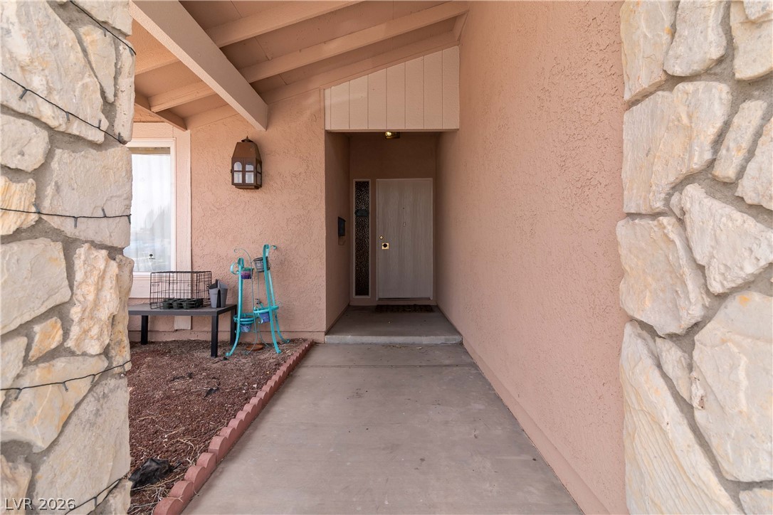 1341 Saddle Lane Property Photo 2