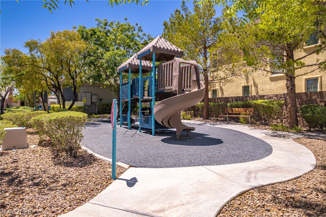 984 Playful Glow Street Property Photo 21