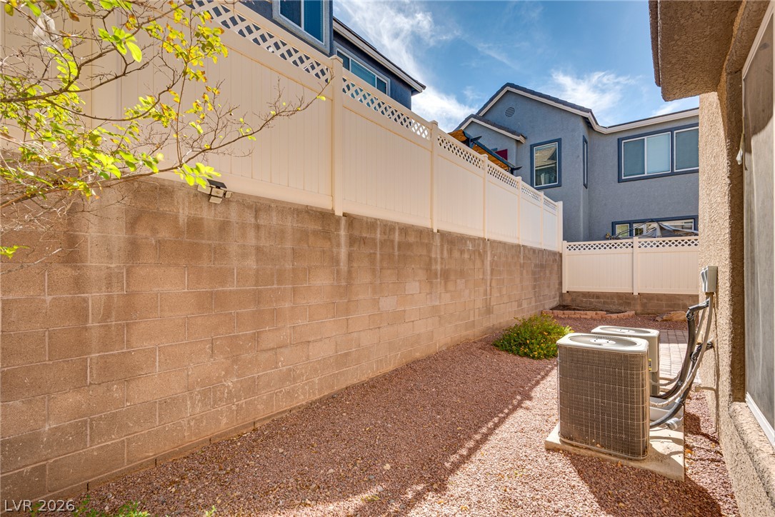 984 Playful Glow Street Property Photo 36