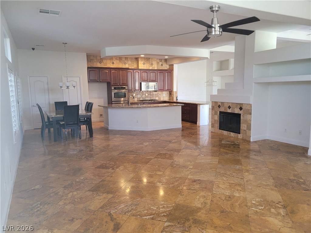 7020 Manzanares Drive Property Photo 7