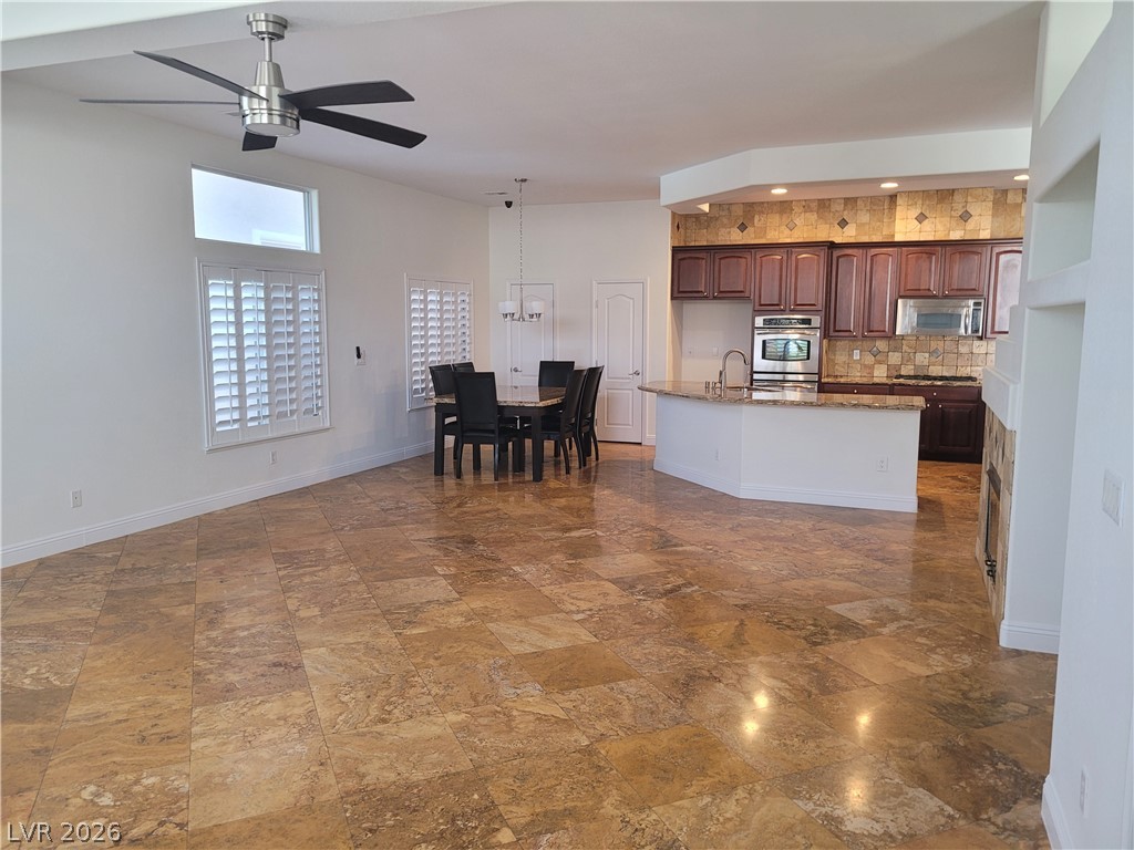 7020 Manzanares Drive Property Photo 8