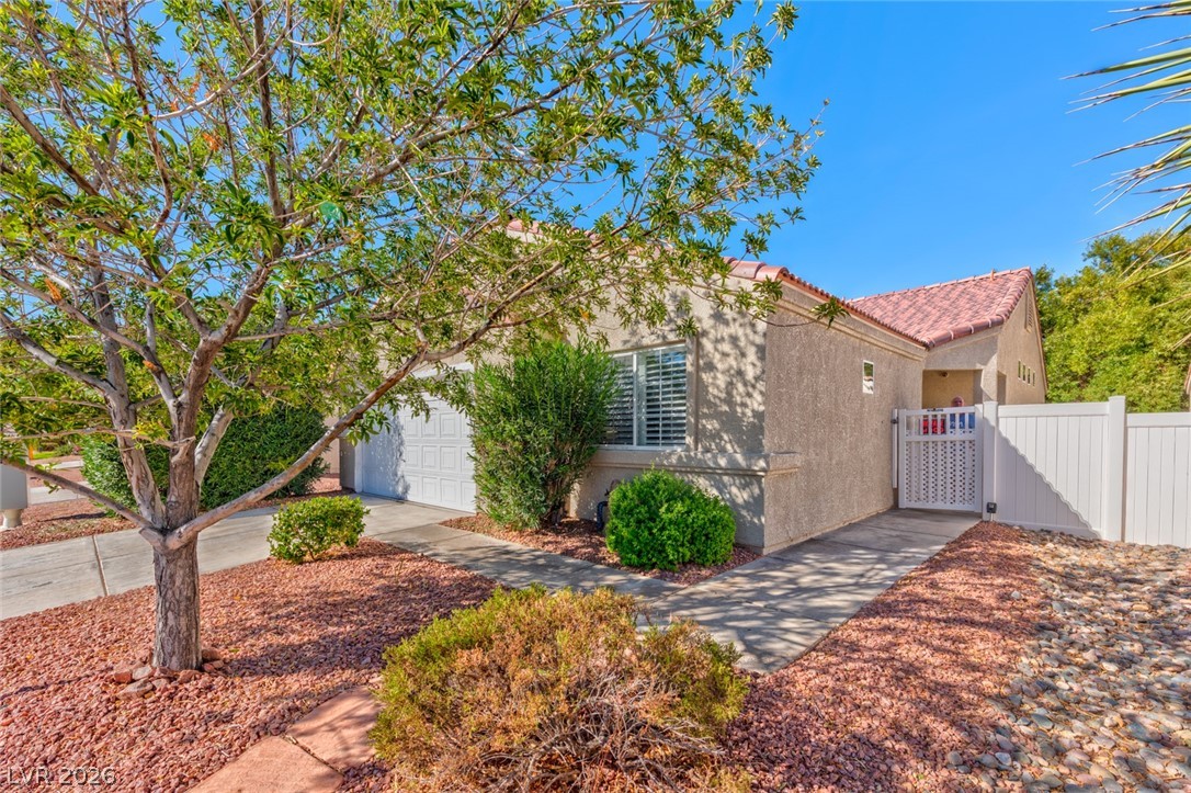 426 River Glider Avenue Property Photo 16