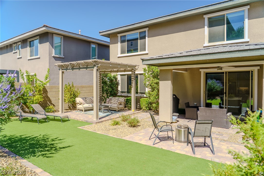 457 Bolsa Basin Avenue Property Photo 6