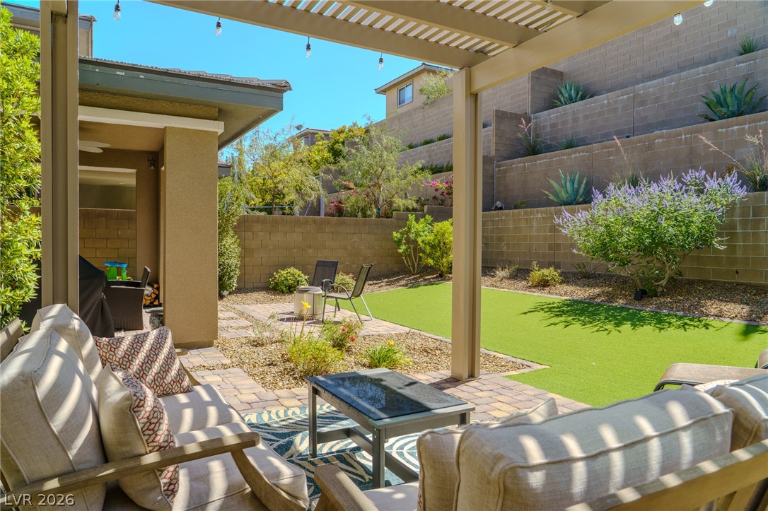 457 Bolsa Basin Avenue Property Photo 7