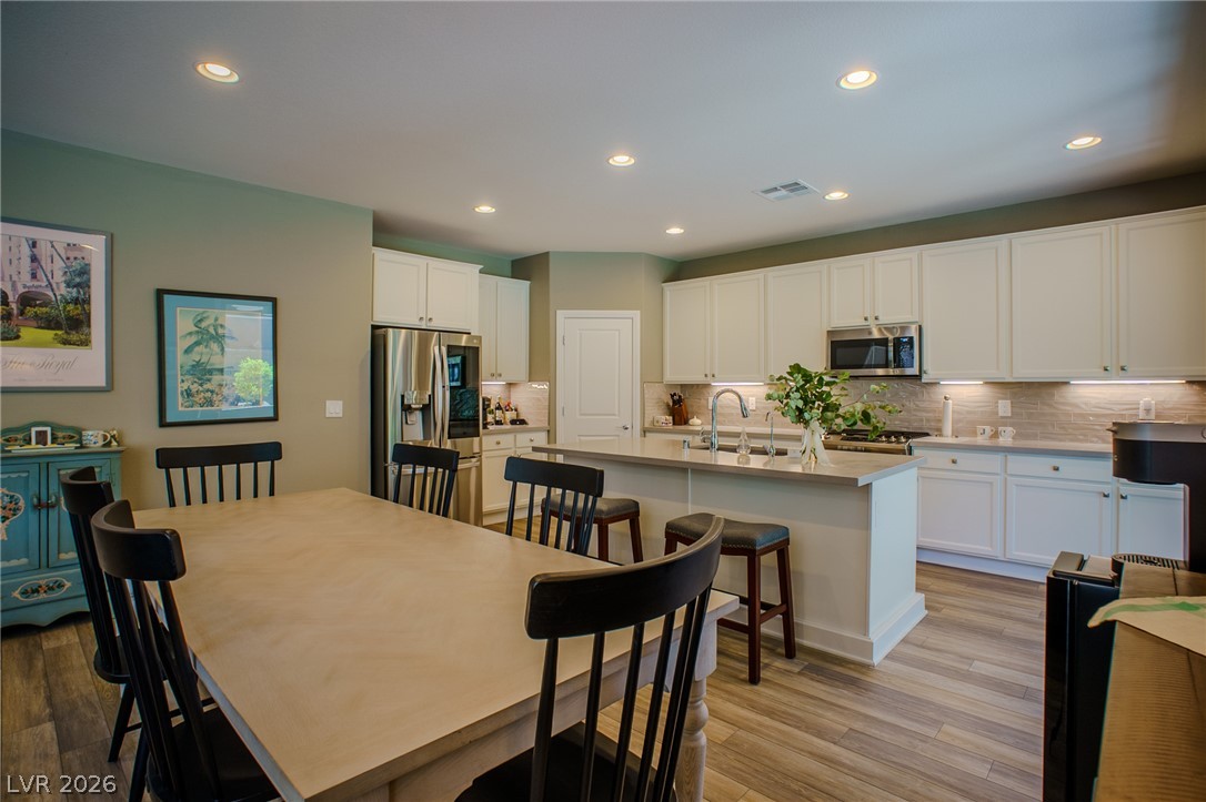 457 Bolsa Basin Avenue Property Photo 12