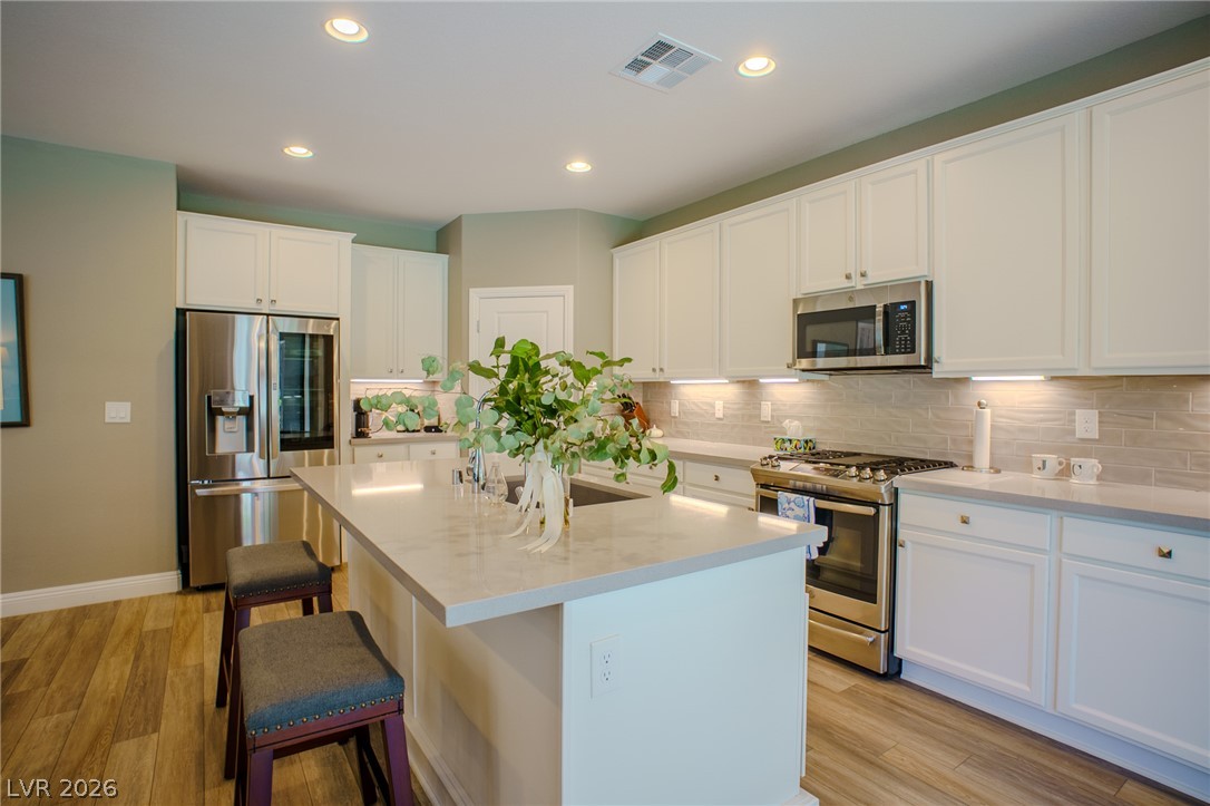457 Bolsa Basin Avenue Property Photo 16