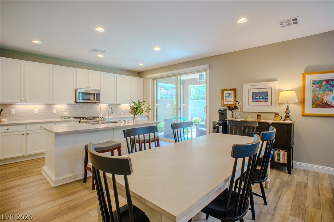 457 Bolsa Basin Avenue Property Photo 17