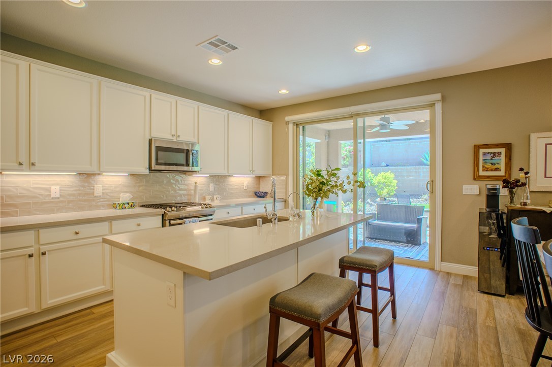 457 Bolsa Basin Avenue Property Photo 18